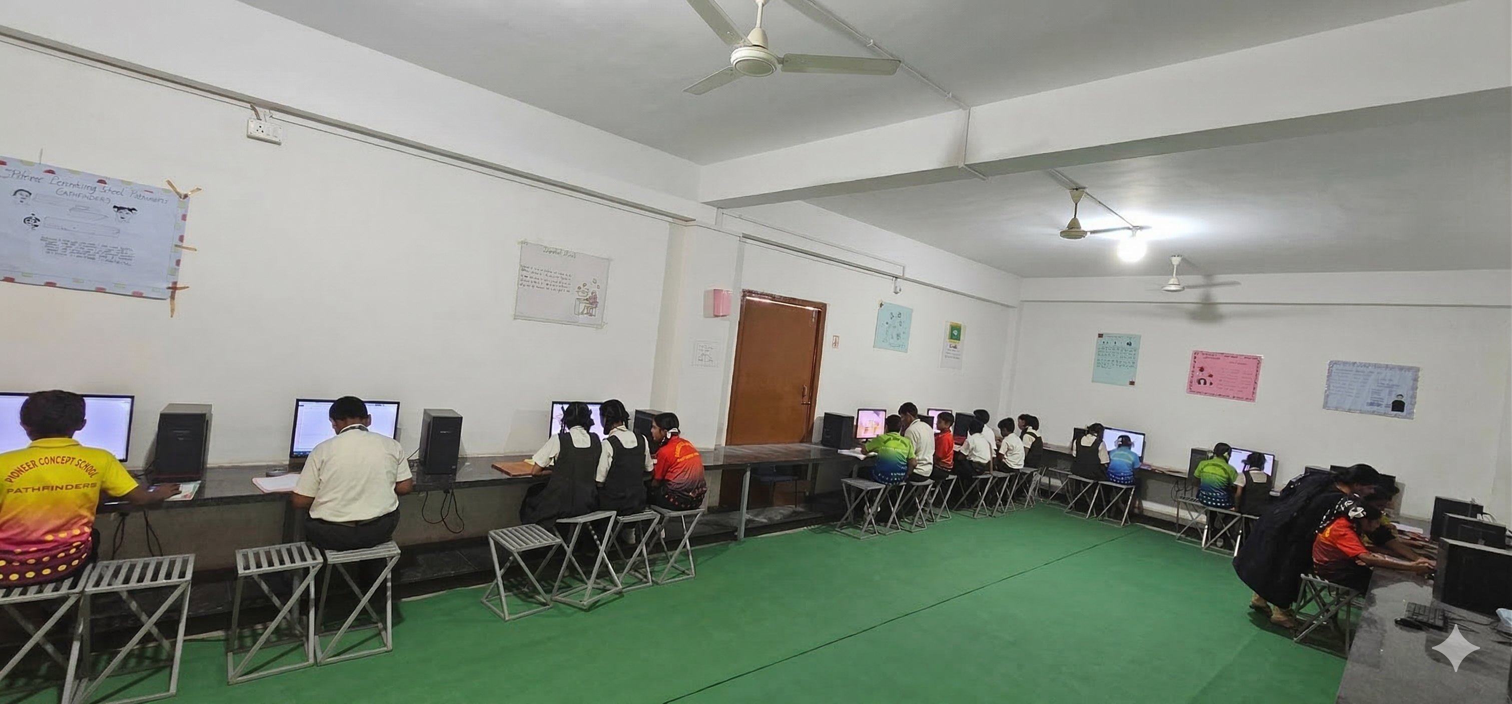 Computer Lab Station