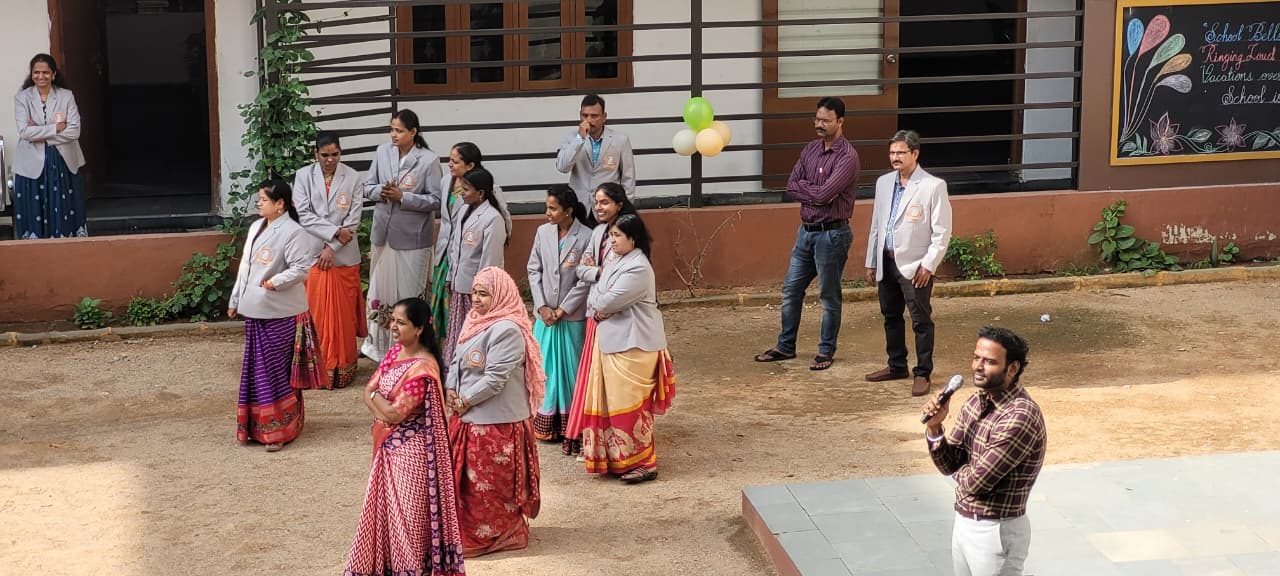 Pioneer School Campus Moment 2